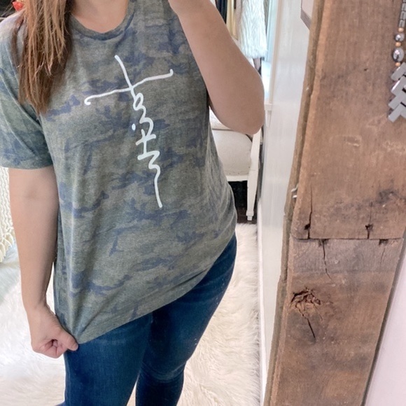 Faith camouflage T-shirt size large - Picture 2 of 7